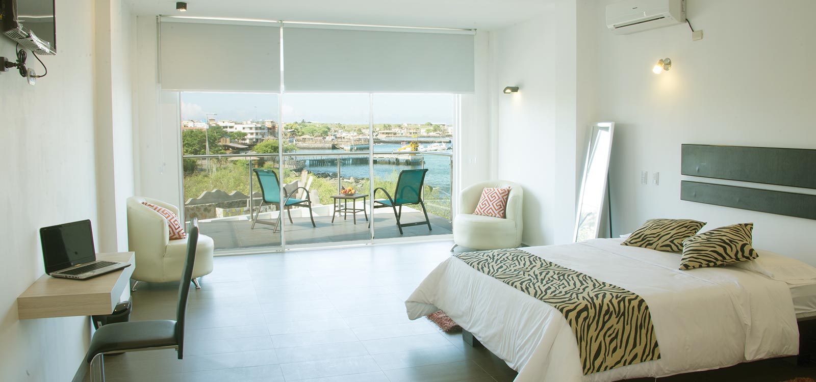 Sea-Side-Inn-Galapagos